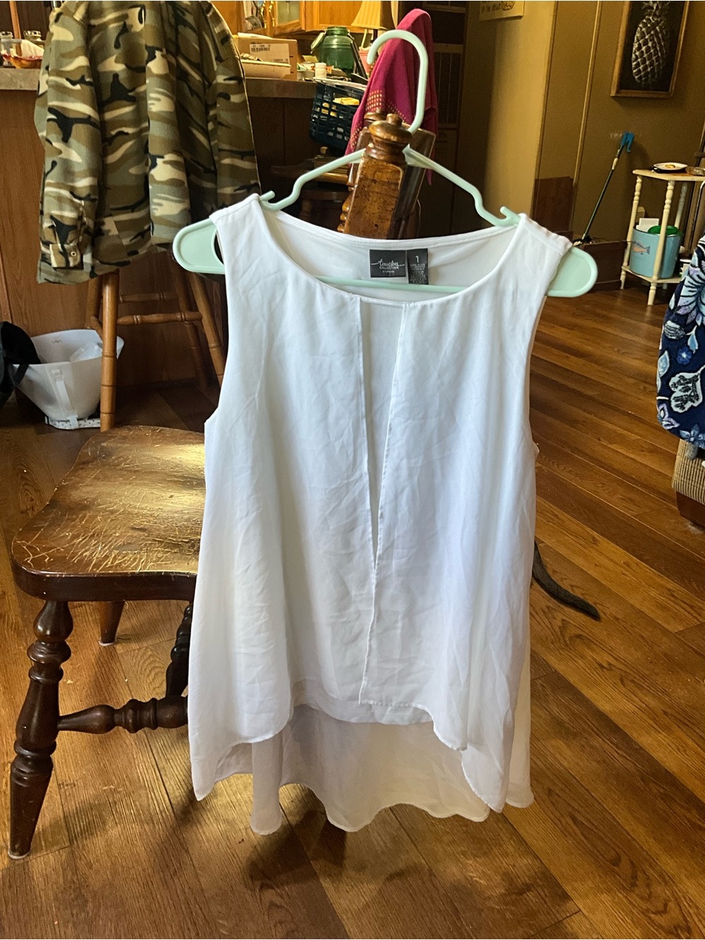 Chico’s size 1 sleeveless top - Picture 4 of 5